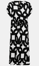 Cargar imagen en el visor de la galería, VESTIDO MIDI ESTAMPADO CON DISEÑO GEOMETRICO
