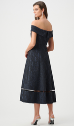 Cargar imagen en el visor de la galería, VESTIDO MIDI CON ESCOTE BARDOT Y BRILLO SUTIL
