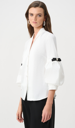 Cargar imagen en el visor de la galería, BLUSA CON BOTONES DE CRISTAL ENTALLADO
