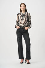 Cargar imagen en el visor de la galería, PANTALON CON BORDADOS, COLOR GRIS MARENGO
