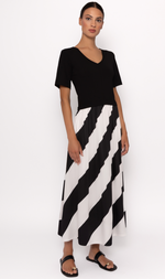 Cargar imagen en el visor de la galería, VESTIDO MIDI FALDA DE RAYAS
