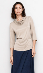Cargar imagen en el visor de la galería, BLUSA SATEN CUELLO VULTO  COLOR BEIGE
