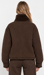 Cargar imagen en el visor de la galería, CAZADORA BOMBER REVERSIBLE COLOR CHOCOLATE
