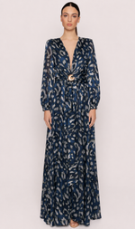 Cargar imagen en el visor de la galería, VESTIDO LARGO ESTAMPADO CON ESCOTE AZUL MEDIO
