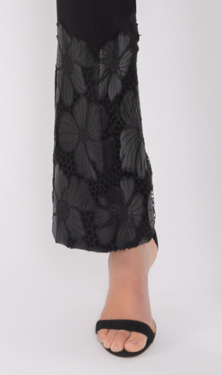 PANTALÓN  ELÁSTICO CON FLORES DE ECOPIEL