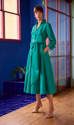 Cargar imagen en el visor de la galería, VESTIDO CAMISERO MIDI VERDE
