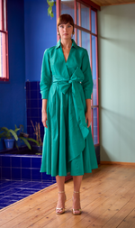 Cargar imagen en el visor de la galería, VESTIDO CAMISERO MIDI VERDE
