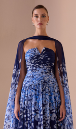 Cargar imagen en el visor de la galería, VESTIDO LARGO GASA CON CAPA
