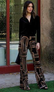 PANTALÓN TERCIOPELO ESTAMPADO GEOMÉTRICO