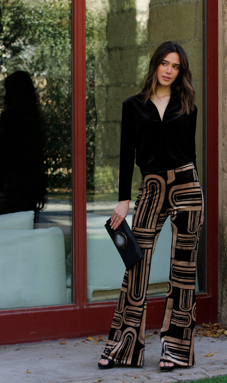 PANTALÓN TERCIOPELO ESTAMPADO GEOMÉTRICO