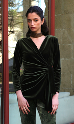 Cargar imagen en el visor de la galería, TOP CHAQUETA EN TERCIOPELO VERDE
