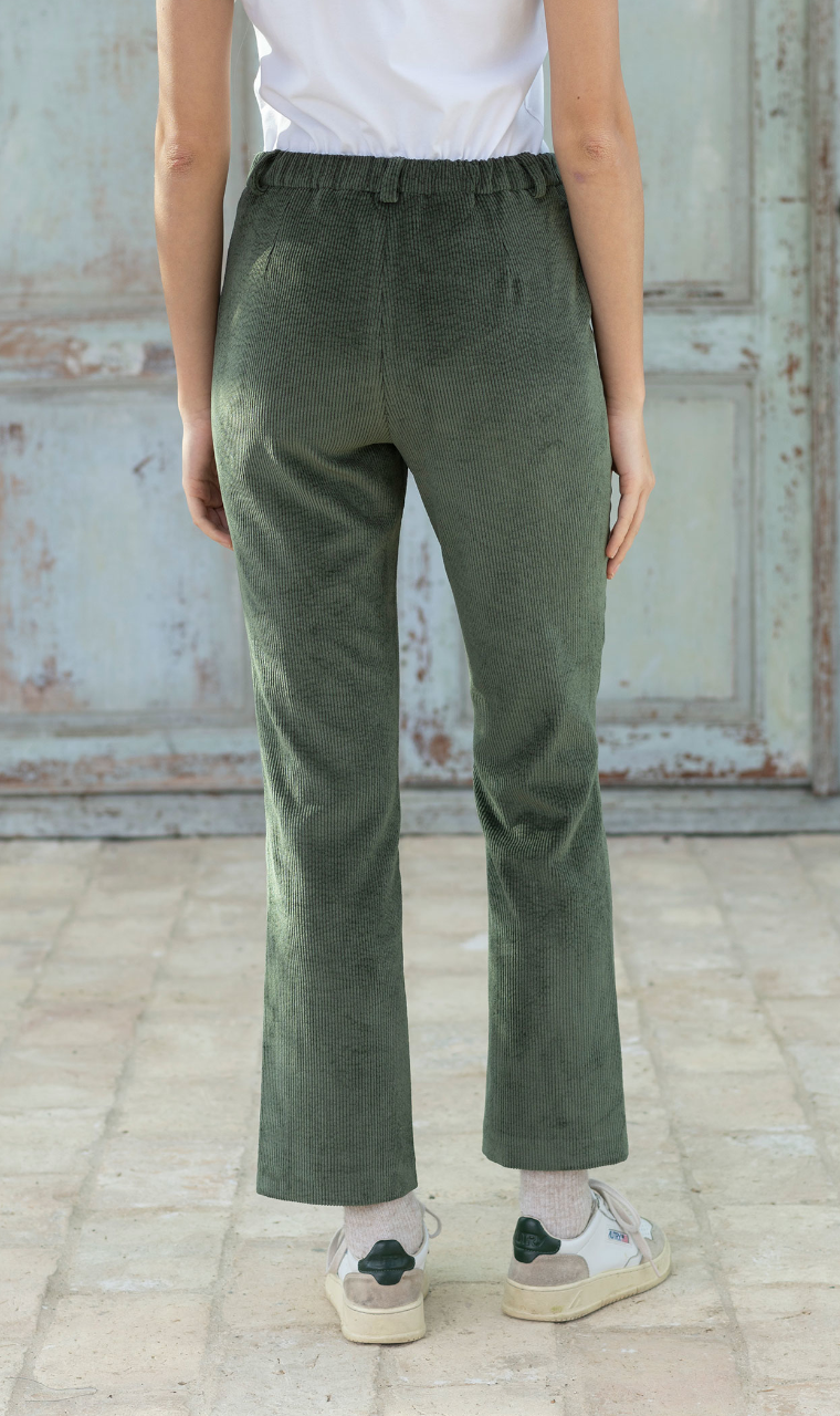 PANTALÓN DE PANA VERDE BOTELLA