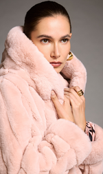 Cargar imagen en el visor de la galería, ABRIGO ECO-PELO ROSA REVERSIBLE GABARDINA
