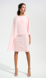 Cargar imagen en el visor de la galería, VESTIDO CON CAPA ROSA
