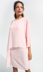 Cargar imagen en el visor de la galería, VESTIDO CON CAPA ROSA
