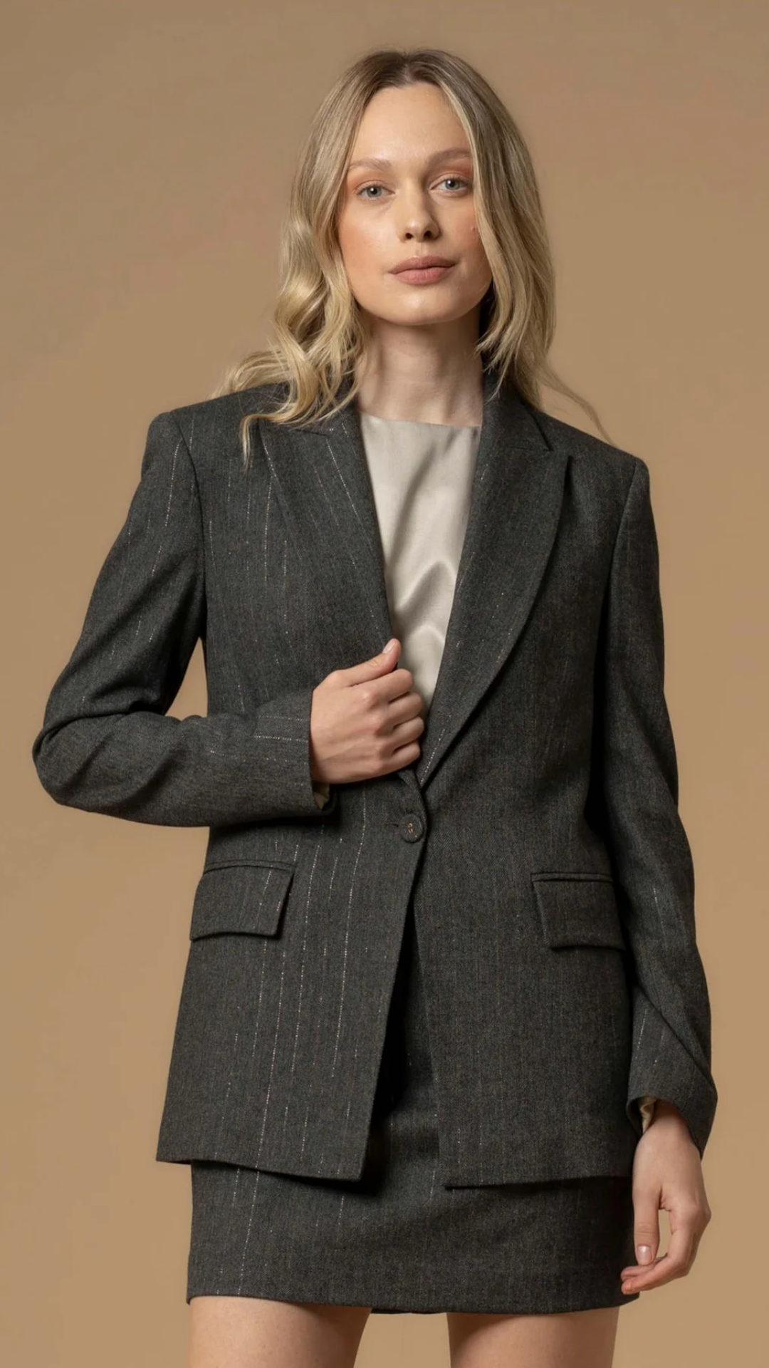 TRAJE RAYA DIPLOMÁTICA LÚREX