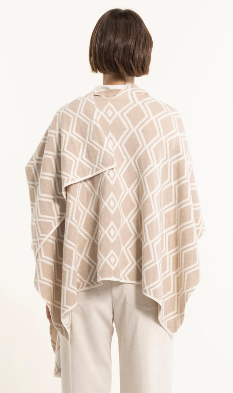 PONCHO PUNTO BEIGE Y BLANCO
