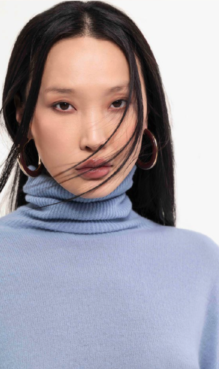 SUETER CUELLO VUELTO CELESTE