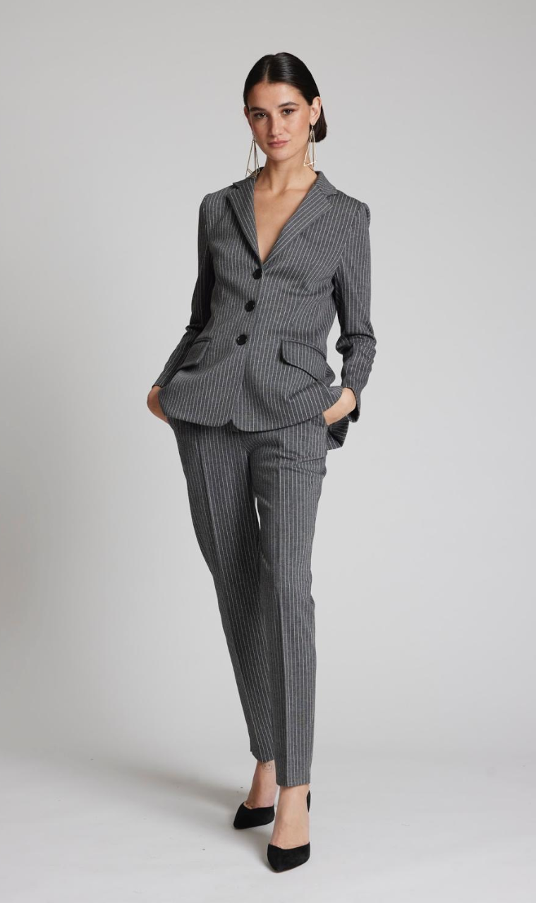 TRAJE RAYA DIPLOMÁTICA GRIS