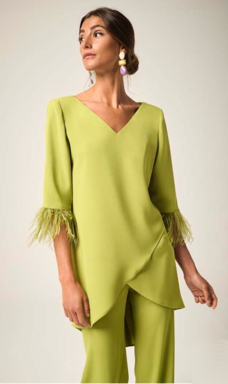 CONJUNTO DOS PIEZAS INVITADA VERDE CON MARABÚ
