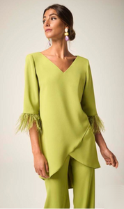 CONJUNTO DOS PIEZAS INVITADA VERDE CON MARABÚ