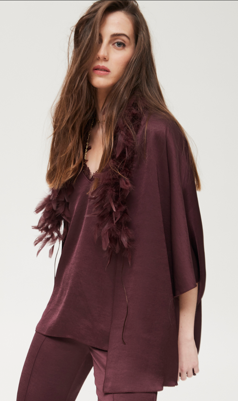 KIMONO SATÉN CON PLUMAS