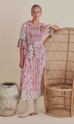 Cargar imagen en el visor de la galería, VESTIDO CAMISERO ESTAMPADO ROSA
