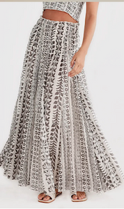FALDA LARGA ESTAMPADO BLANCO Y GRIS