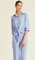 Cargar imagen en el visor de la galería, BLUSA CAMISERA BOTONES PERLA
